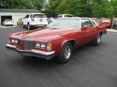 1976 Pontiac Grand Prix 2dr Coupe LJ