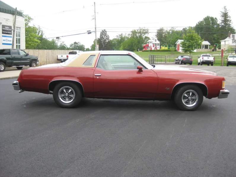 
								1976 Pontiac Grand Prix 2dr Coupe LJ full									