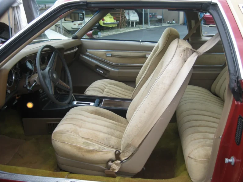 
								1976 Pontiac Grand Prix 2dr Coupe LJ full									