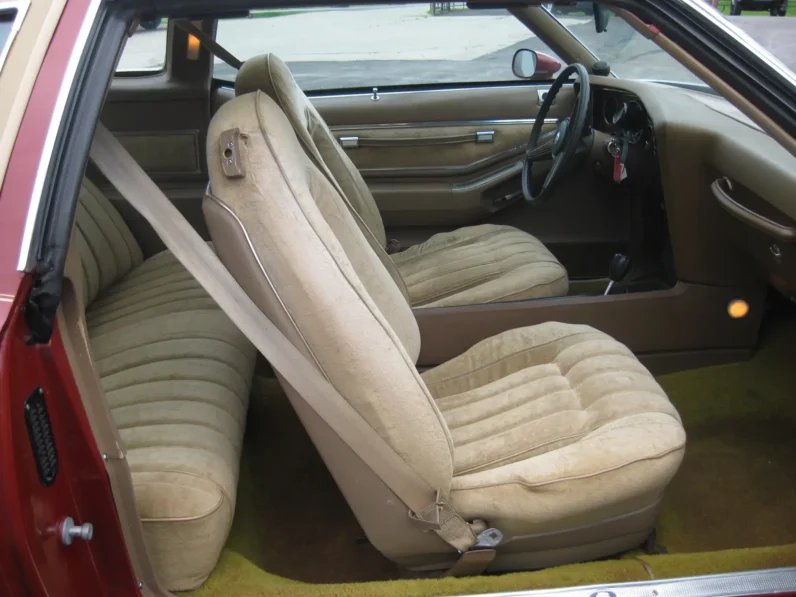 
								1976 Pontiac Grand Prix 2dr Coupe LJ full									