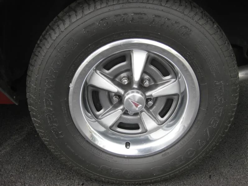 
								1976 Pontiac Grand Prix 2dr Coupe LJ full									