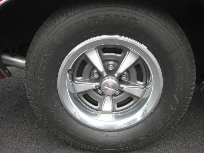 
								1976 Pontiac Grand Prix 2dr Coupe LJ full									