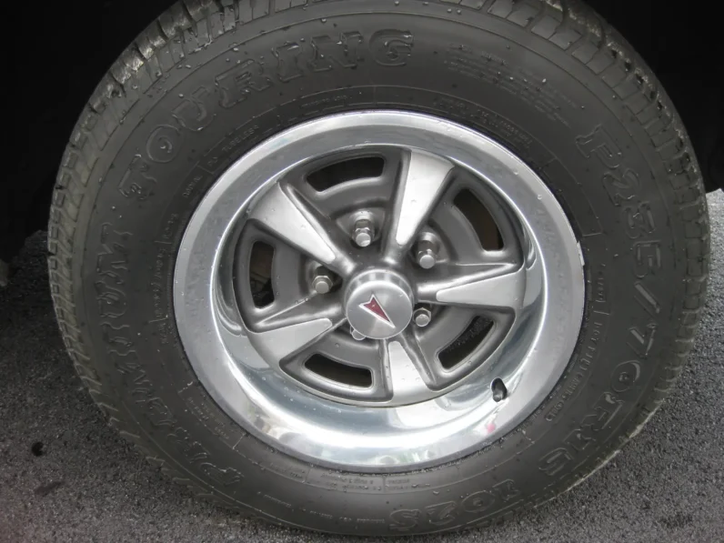 
								1976 Pontiac Grand Prix 2dr Coupe LJ full									