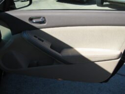 
										2011 Nissan Altima 2.5 S 6M/T Coupe full									