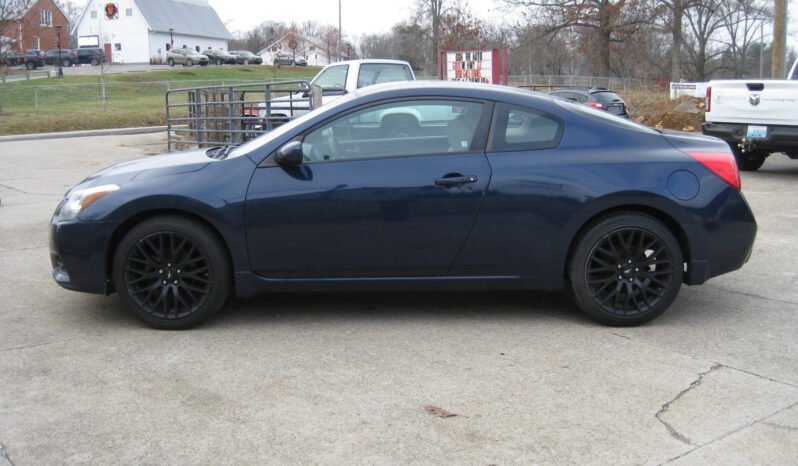 
								2011 Nissan Altima 2.5 S 6M/T Coupe full									