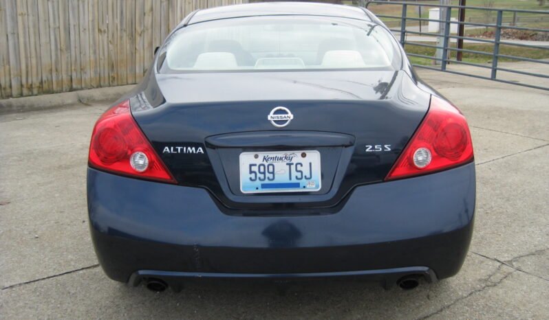 
								2011 Nissan Altima 2.5 S 6M/T Coupe full									