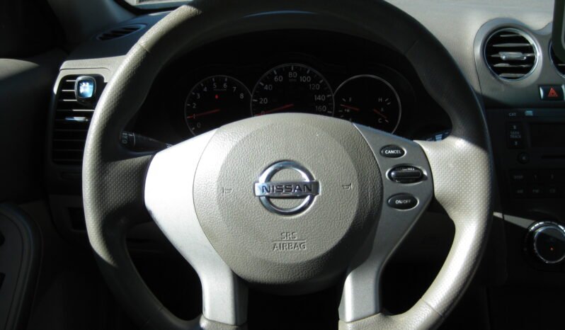 
								2011 Nissan Altima 2.5 S 6M/T Coupe full									