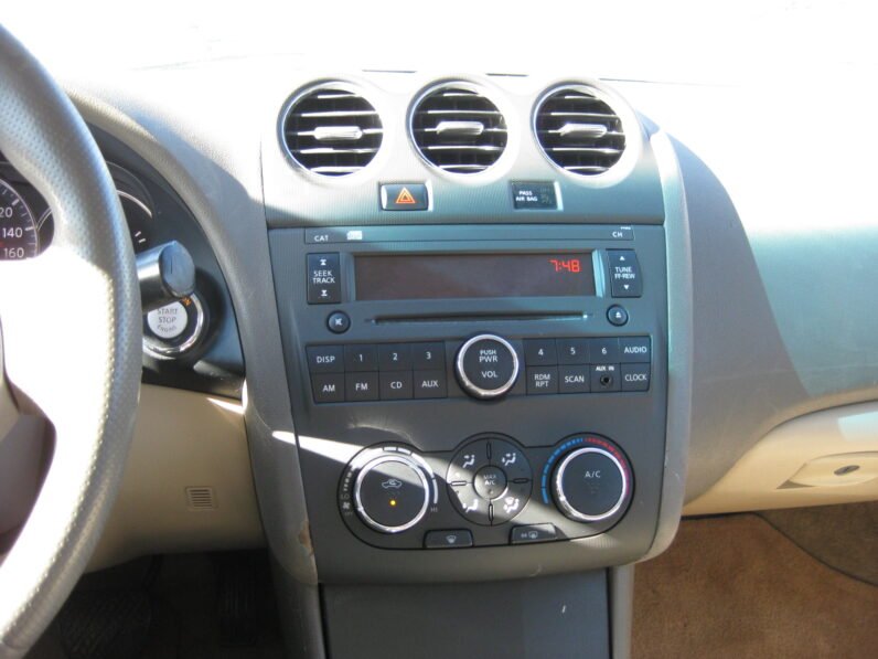 
								2011 Nissan Altima 2.5 S 6M/T Coupe full									