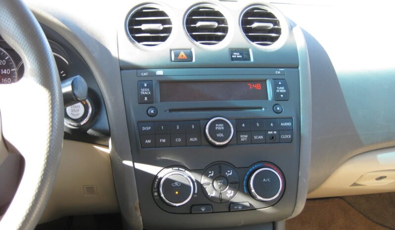 
								2011 Nissan Altima 2.5 S 6M/T Coupe full									