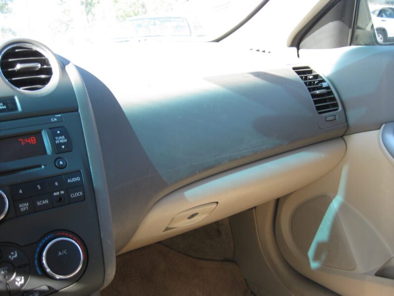 
								2011 Nissan Altima 2.5 S 6M/T Coupe full									