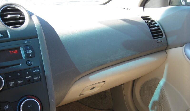 
								2011 Nissan Altima 2.5 S 6M/T Coupe full									