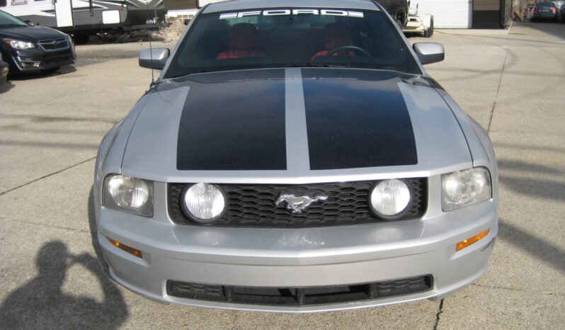 
								2005 Ford Mustang GT 4.6L full									