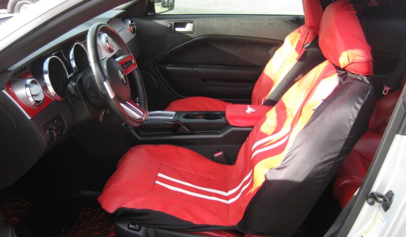 
								2005 Ford Mustang GT 4.6L full									