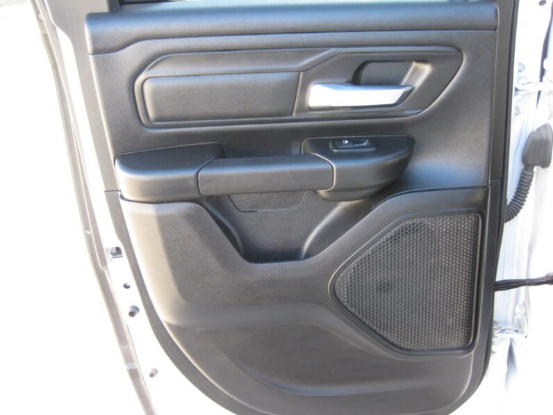 
								2022 RAM 1500 Tradesman 5.7L HEMI full									