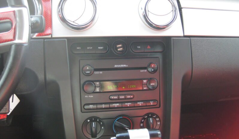 
								2005 Ford Mustang GT 4.6L full									