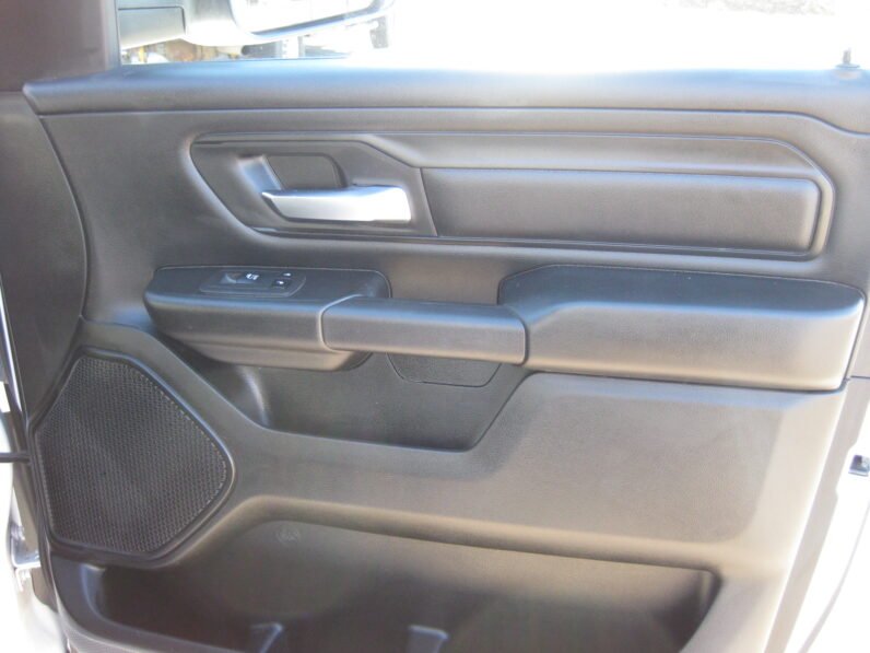 
								2022 RAM 1500 Tradesman 5.7L HEMI full									