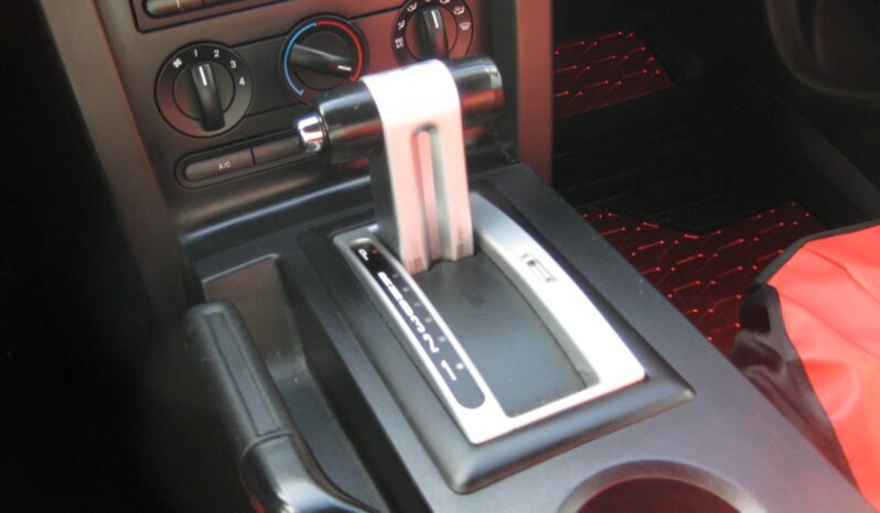 
								2005 Ford Mustang GT 4.6L full									