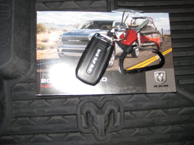 
								2022 RAM 1500 Tradesman 5.7L HEMI full									