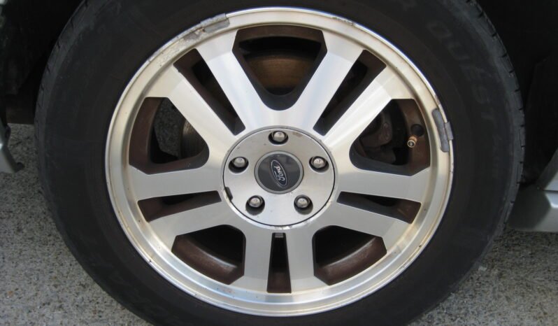 
								2005 Ford Mustang GT 4.6L full									