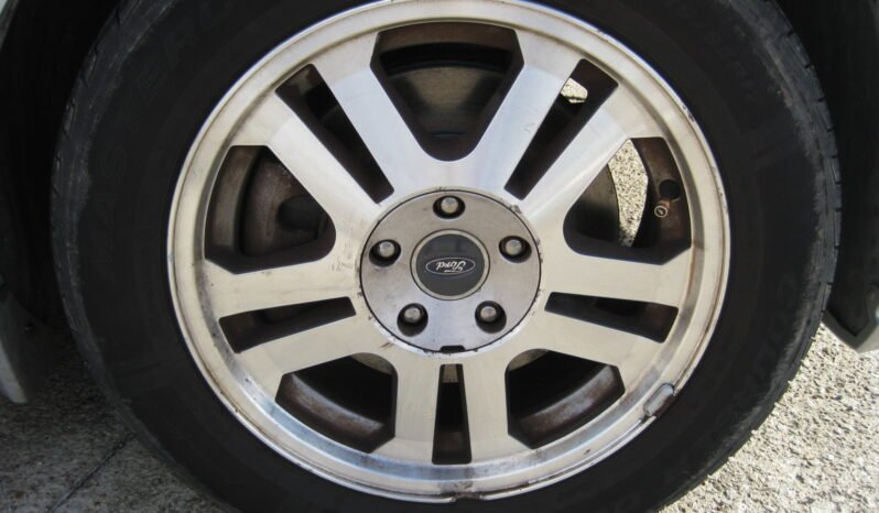 
								2005 Ford Mustang GT 4.6L full									