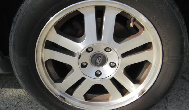 
								2005 Ford Mustang GT 4.6L full									