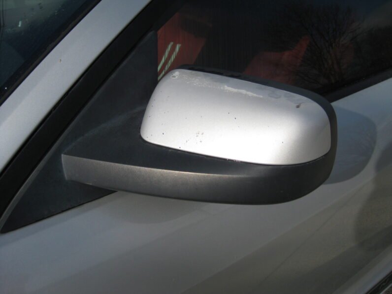 
								2005 Ford Mustang GT 4.6L full									