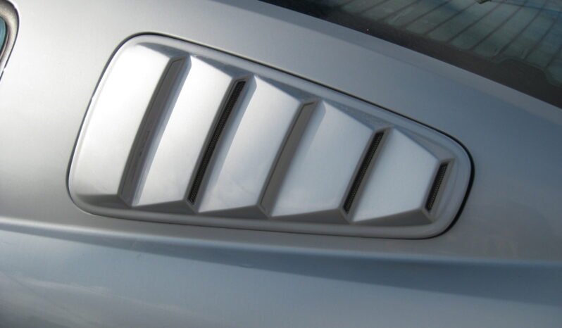 
								2005 Ford Mustang GT 4.6L full									