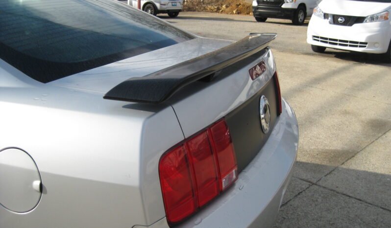 
								2005 Ford Mustang GT 4.6L full									