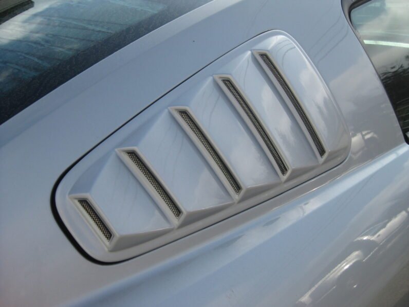 
								2005 Ford Mustang GT 4.6L full									