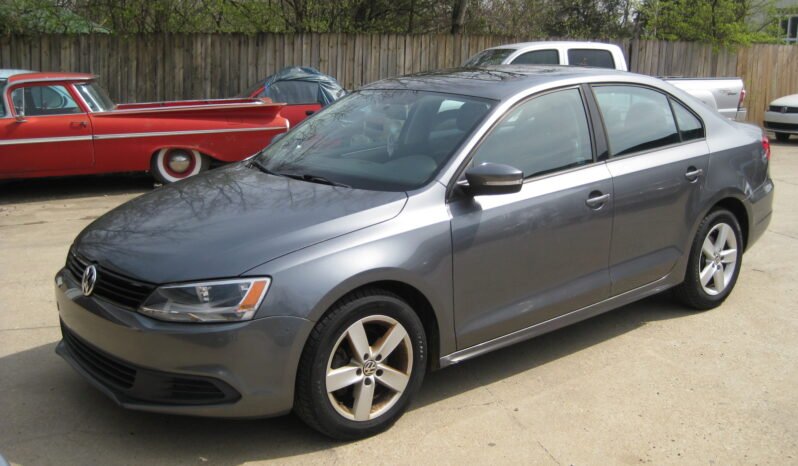 
								2012 Volkswagen Jetta TDI Premium full									