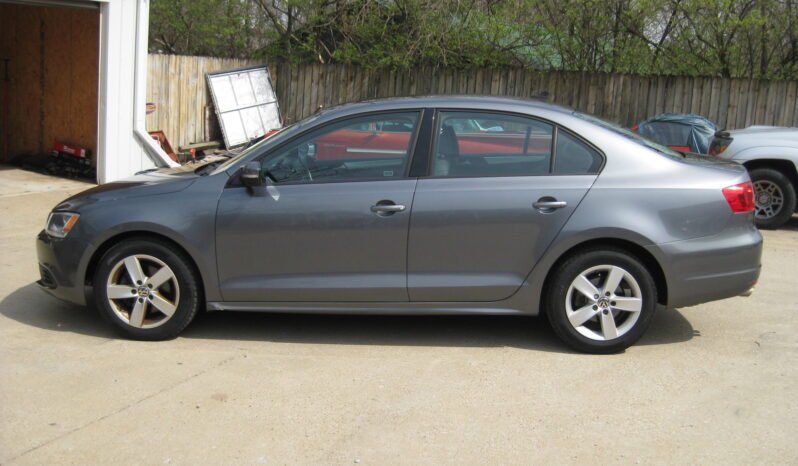 
								2012 Volkswagen Jetta TDI Premium full									
