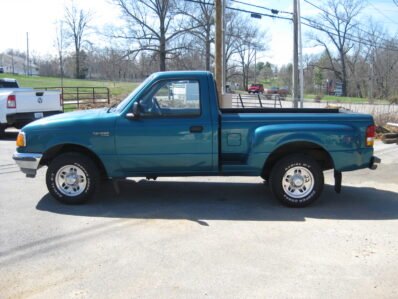 1997 Ford Ranger XLT Regular Cab 2WD Manual