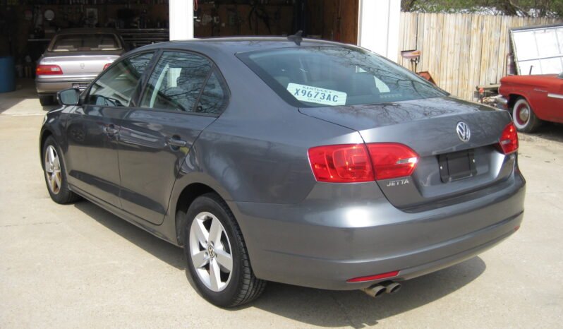
								2012 Volkswagen Jetta TDI Premium full									