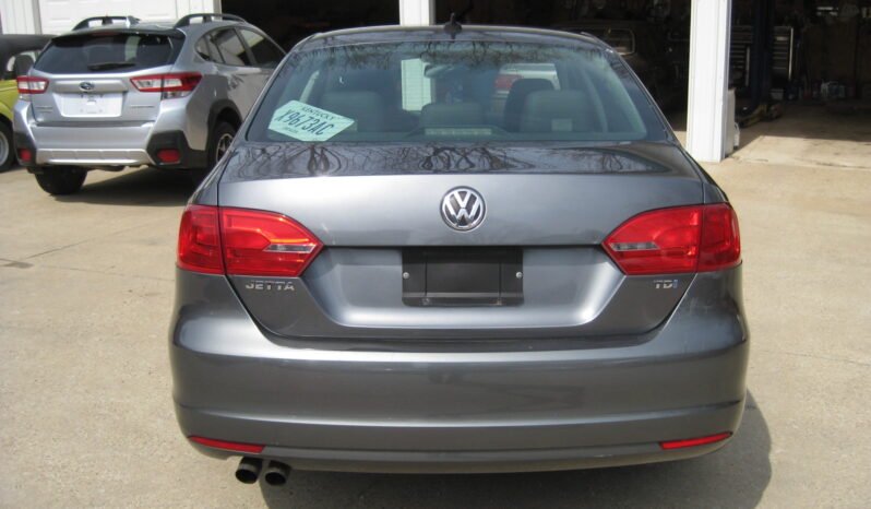 
								2012 Volkswagen Jetta TDI Premium full									