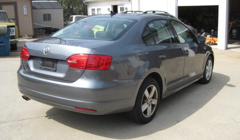 
								2012 Volkswagen Jetta TDI Premium full									