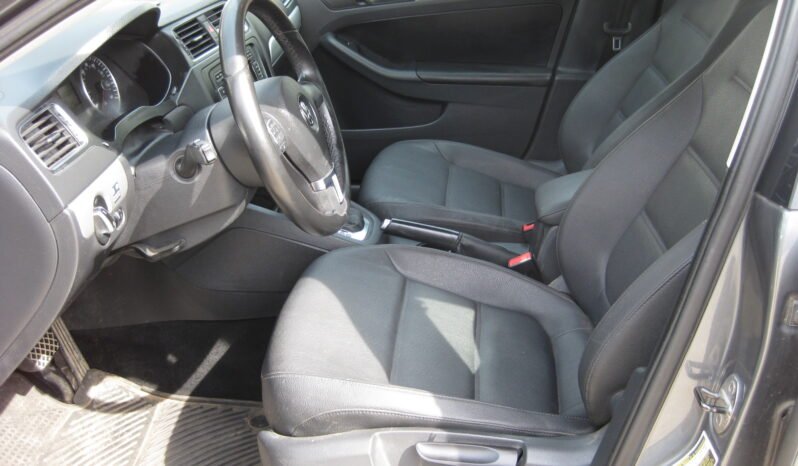 
								2012 Volkswagen Jetta TDI Premium full									