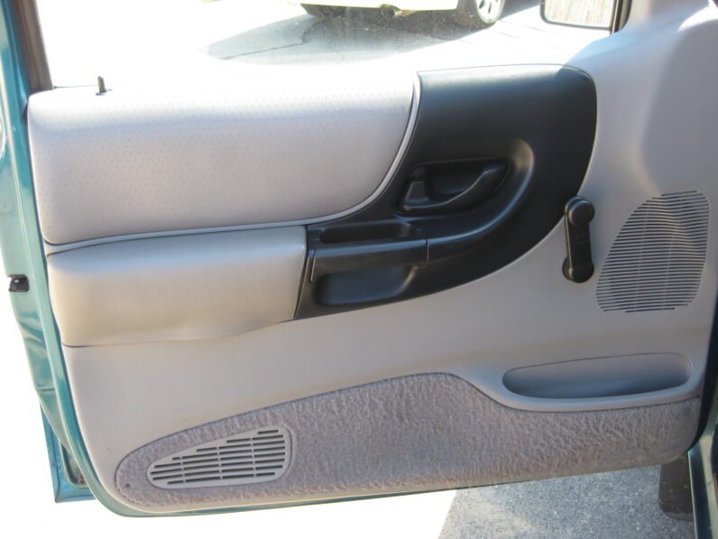 
								1997 Ford Ranger XLT Regular Cab 2WD Manual full									