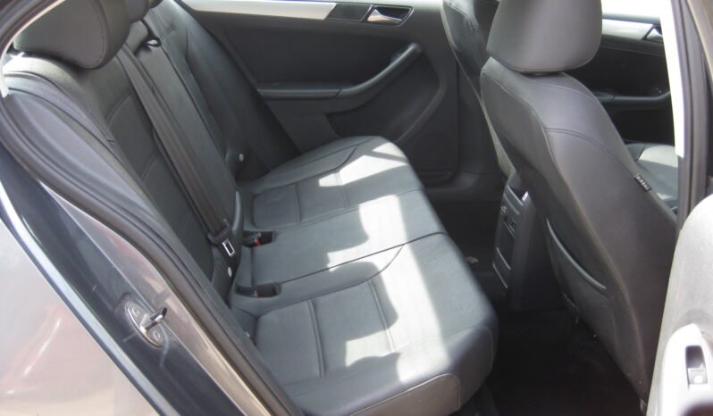 
								2012 Volkswagen Jetta TDI Premium full									