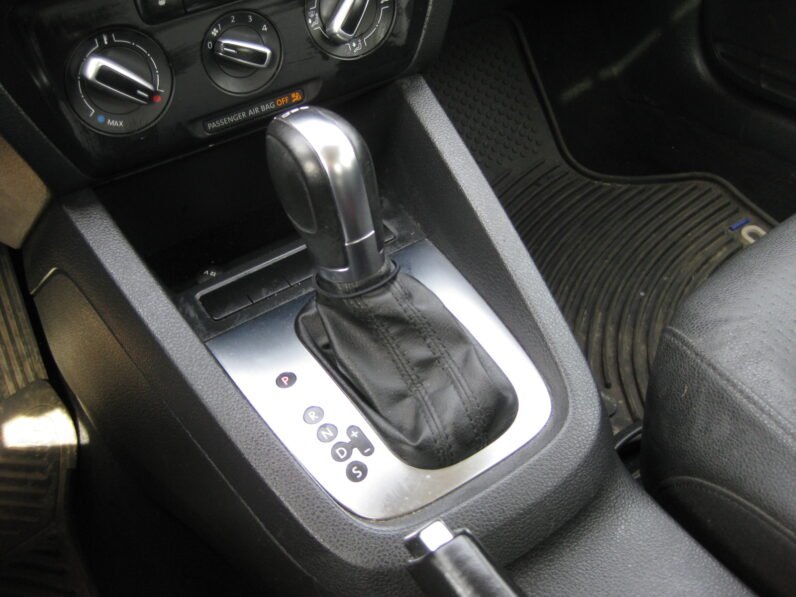 
								2012 Volkswagen Jetta TDI Premium full									