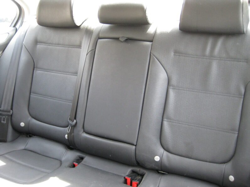 
								2012 Volkswagen Jetta TDI Premium full									