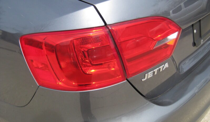 
								2012 Volkswagen Jetta TDI Premium full									