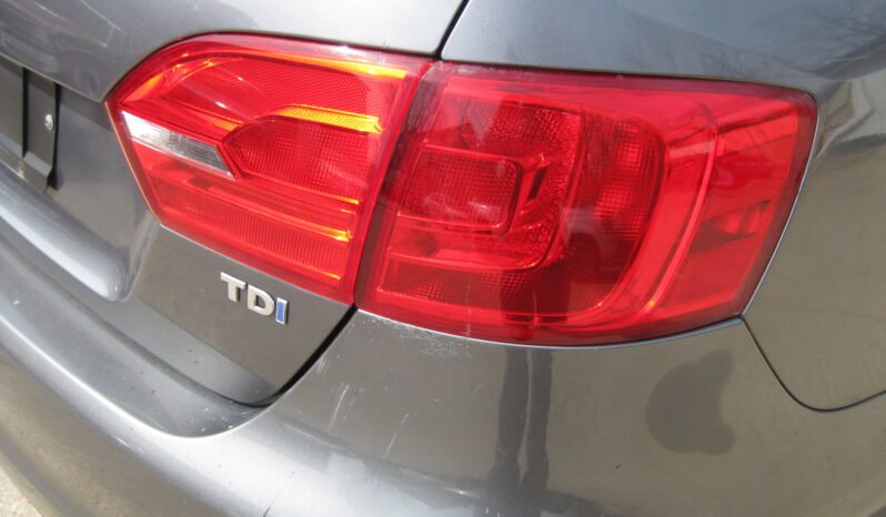 
								2012 Volkswagen Jetta TDI Premium full									