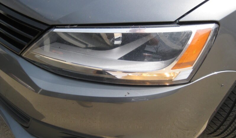 
								2012 Volkswagen Jetta TDI Premium full									